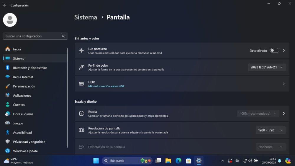 luz nocturna windows 11