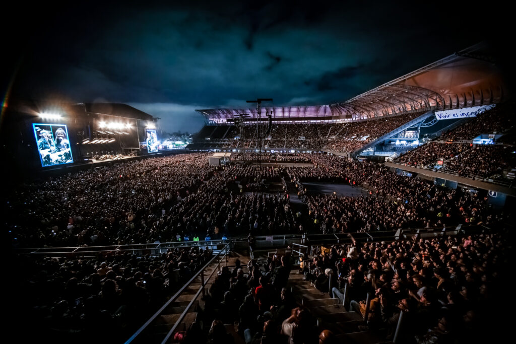 Un repleto Estadio GNP se entregó al memorable recital de Eric Clapton y compañía. Foto: OCESA / José Jorge Carreón