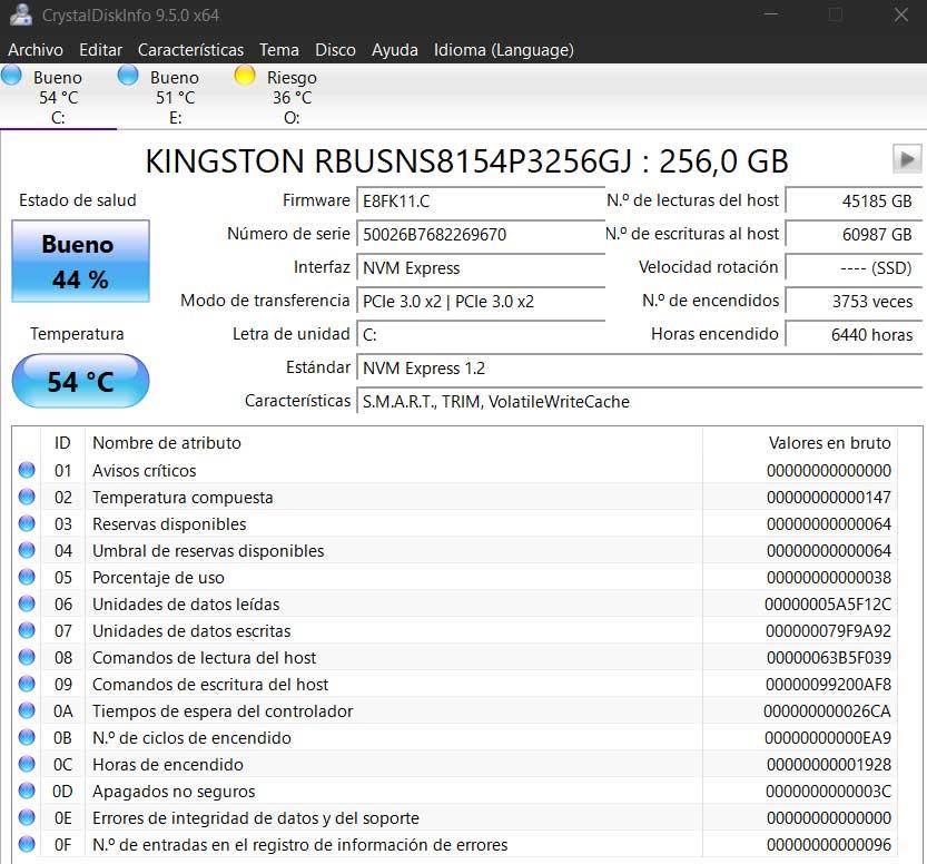 CrystalDiskInfo interfaz