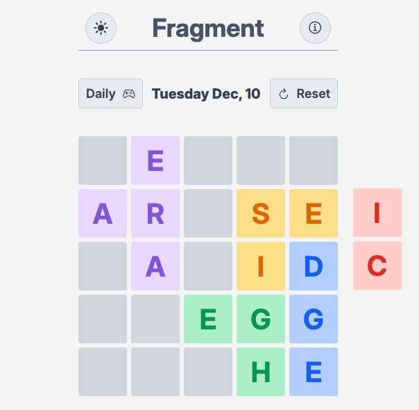 Fragment: un juego de palabras que es una especie de cruce entre crucigramas, Wordles y puzles