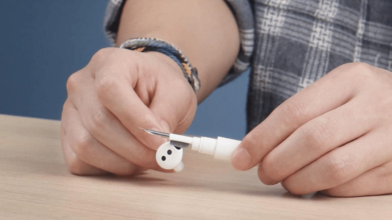 Un limpiador 20 en 1 para tu iPhone, Mac, o AirPods: déjalos como el primer día