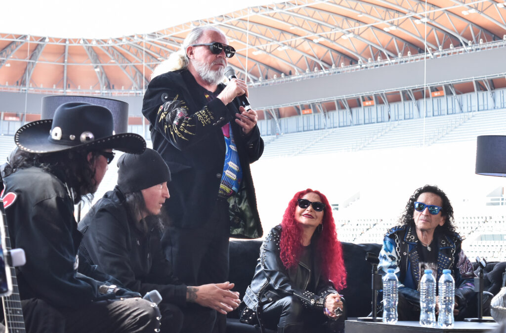 Lalo Chico, guitarrista de El Tri mencionó estar muy contento de seguir vigente en el gusto del público. Foto: Daniel Márquez