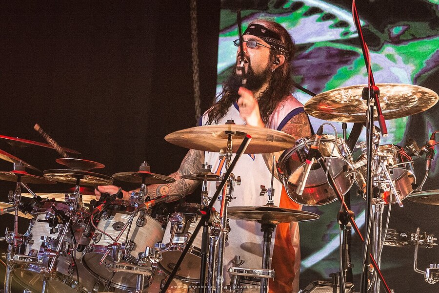 Mike Portnoy sobre la jubilación de Nicko McBrain: “Es triste verlo luchar para tomar una decisión tan difícil”