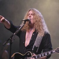 Muere John Sykes, leyenda de la guitarra de THIN LIZZY, WHITESNAKE y TYGERS OF PAN TANG