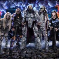 LORDI estrena «Retropolis», tema inspirado en El Coche Fantástico, Masters del Universo y IRON MAIDEN