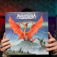 Tobias Sammet presenta el libro de arte del nuevo disco de AVANTASIA que está «casi agotado»