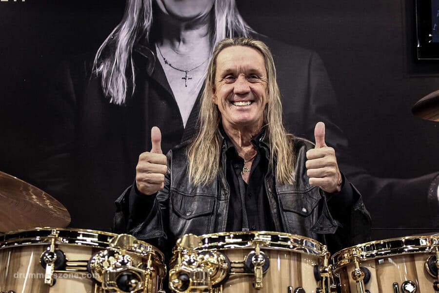 Nicko McBrain reaparece luego de dejar de ser el baterista de Iron Maiden