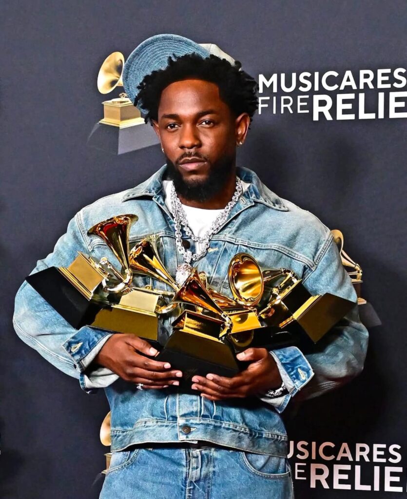 Kendrick Lamar en la ceremonia de los Grammy 2025