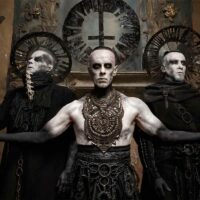 BEHEMOTH presenta «The Shadow Elite» tocando dentro de una jaula en un «lugar secreto»