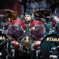 Dave Lombardo, ex SLAYER, opina sobre el impacto de la inteligencia artificial en la música: «No tiene comparación»