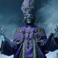 GHOST anuncia «Skeletá», el disco de la era Papa V Perpetua, y lanza «Satanized»