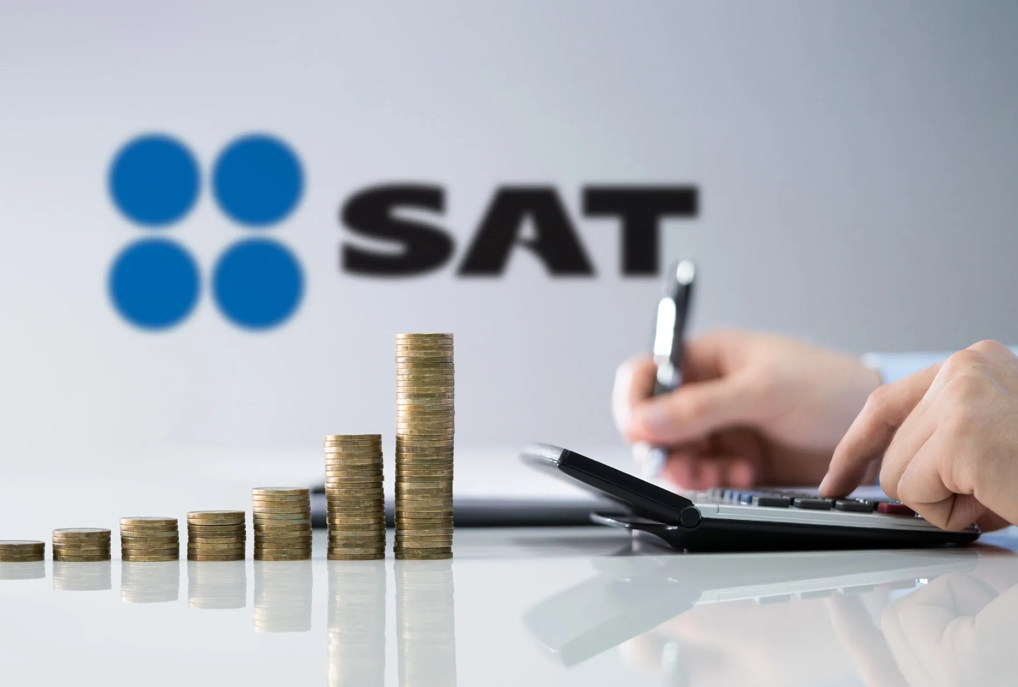 ¿Qué son las deducciones personales del SAT y cómo aplicarlas?