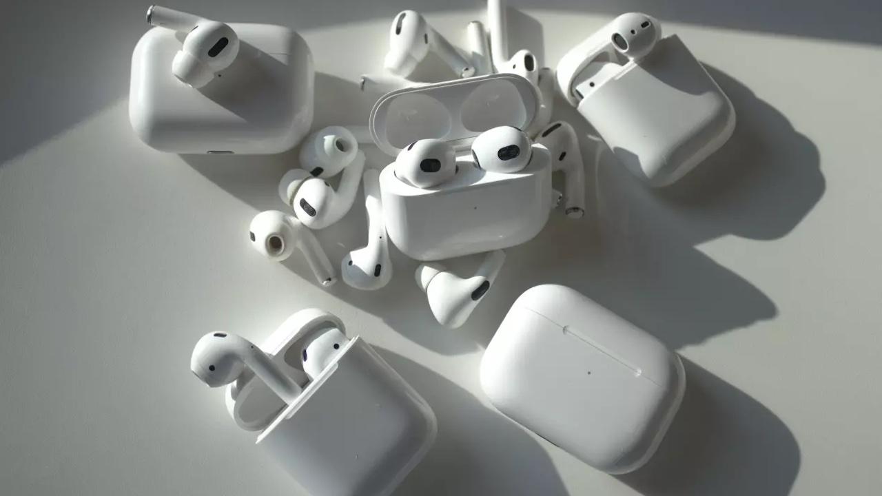 Las ventas de los AirPods siguen cayendo otro mes más: las falsificaciones pueden con Apple