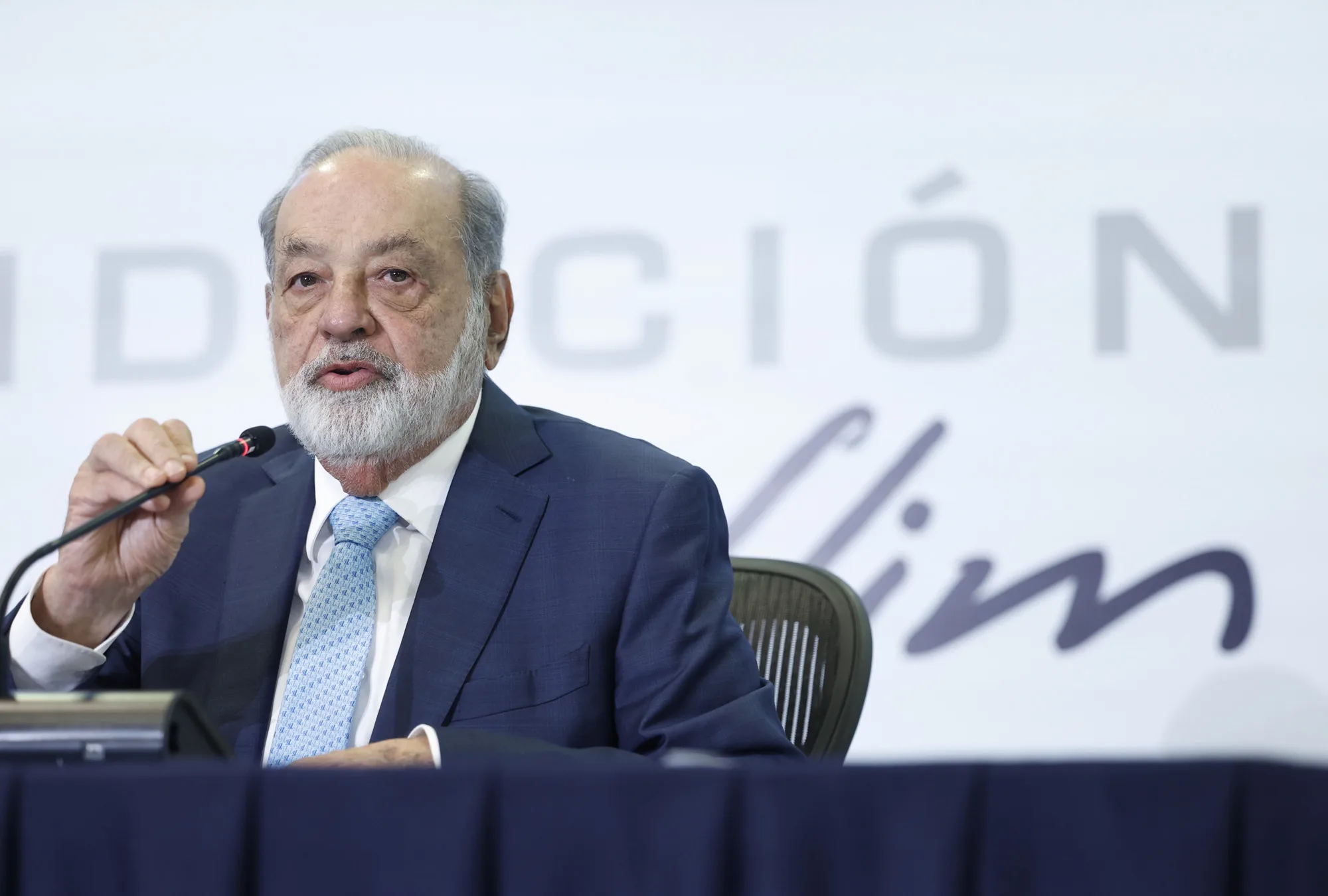 ¿Quiénes son los mexicanos más ricos del mundo en 2025 y a qué se dedican?