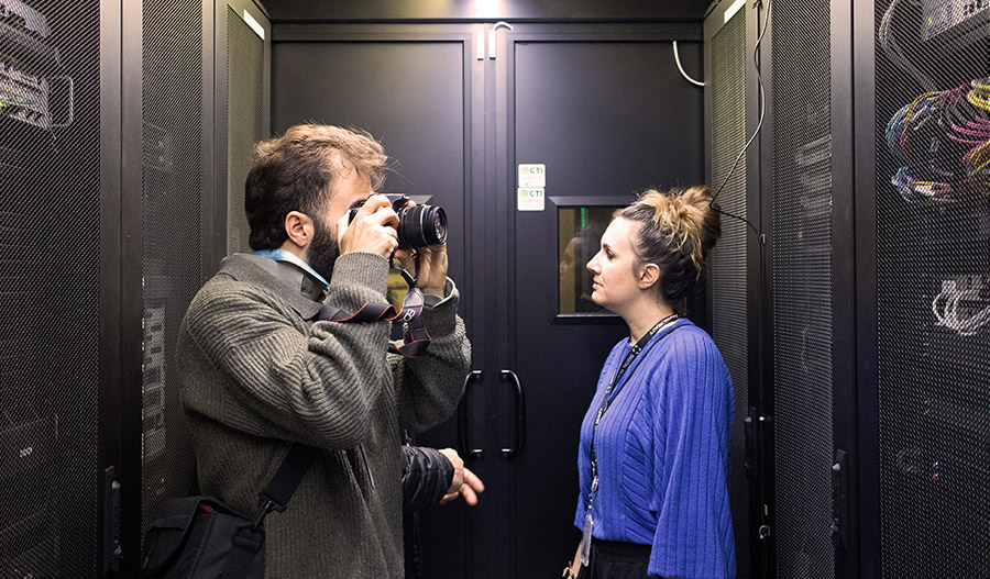 Una visita a un centro de datos moderno en el Día Internacional del Centro de Datos: energía, refrigeración y conectividad
