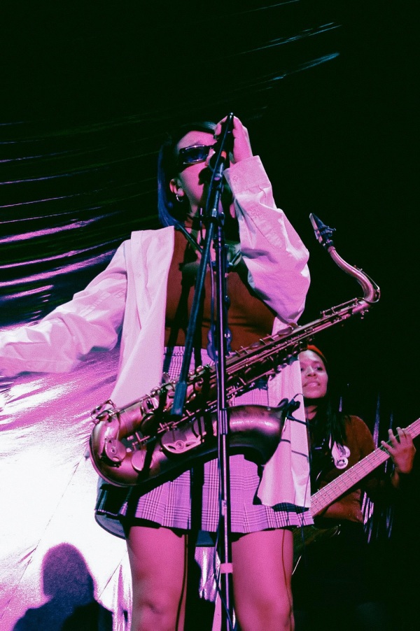 Eli Piña y la expansión de la visión musical y corporal 11 eli pina saxofon jazz impro girls go ska 2