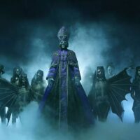 La política «sin teléfono móvil» de GHOST provoca colas de más de 1 hora en un concierto