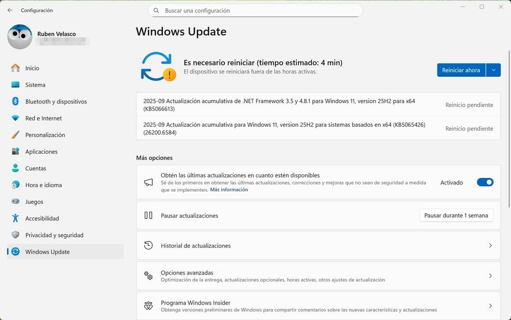 Captura de la interfaz de Windows Update en Windows 11 mostrando la actualización acumulativa KB5065426 pendiente de instalación