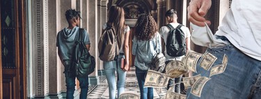 El gap de salarios entre universitarios y no universitarios lleva reduciéndose tiempo. El premium por estudiar cada vez es menos atractivo