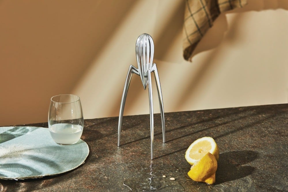Juicy Salif, un exprimidor de cítricos diseñado por Philippe Starck para Alessi