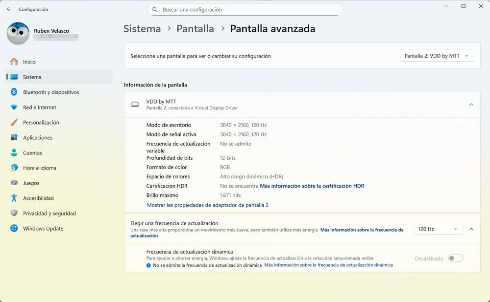 Configuración de pantalla avanzada en Windows 11 mostrando las propiedades del monitor virtual creado con Virtual Display Driver, incluyendo resolución 4K y 120Hz.