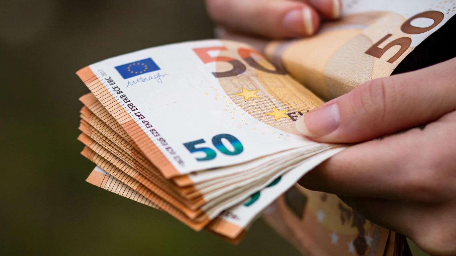 El paro para autónomos y empleados no es igual: estas son las diferencias que te afectan