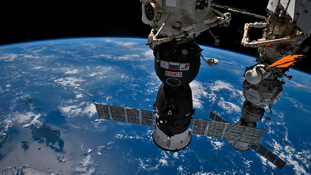 La Soyuz MS-28 lleva tres nuevos tripulantes a la Estación Espacial Internacional