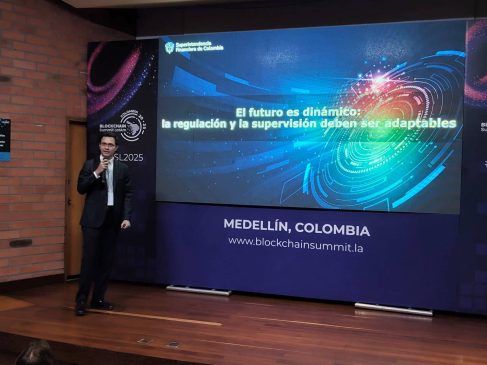 Subdirector de regulación de la Superintendencia Financiera, Sebastián Durán. Imagen de DiarioBitcoin