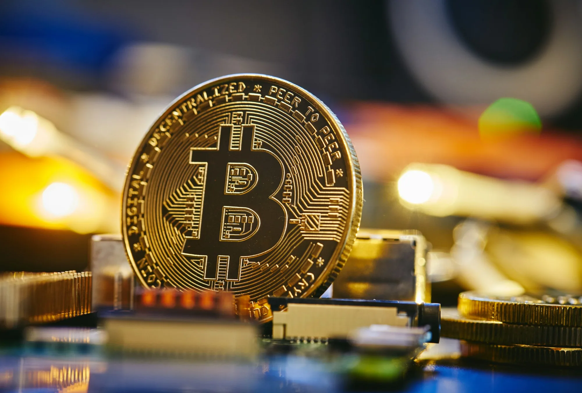 Bitcoin recupera los 91,000 dólares, un alza de 11% desde mínimos