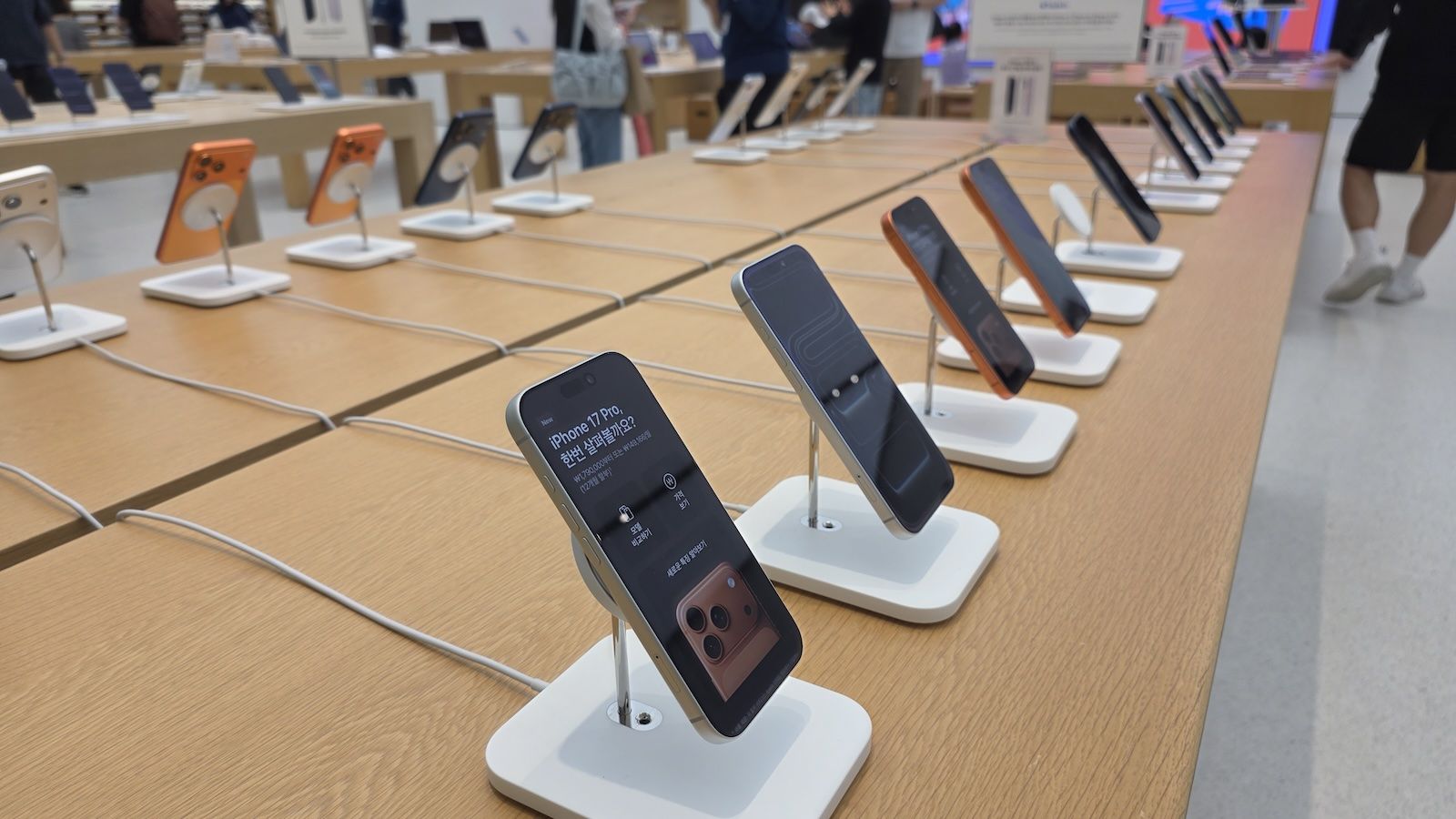 Apple podría recuperar el primer puesto, que tiene Samsung, gracias a los iPhone 17