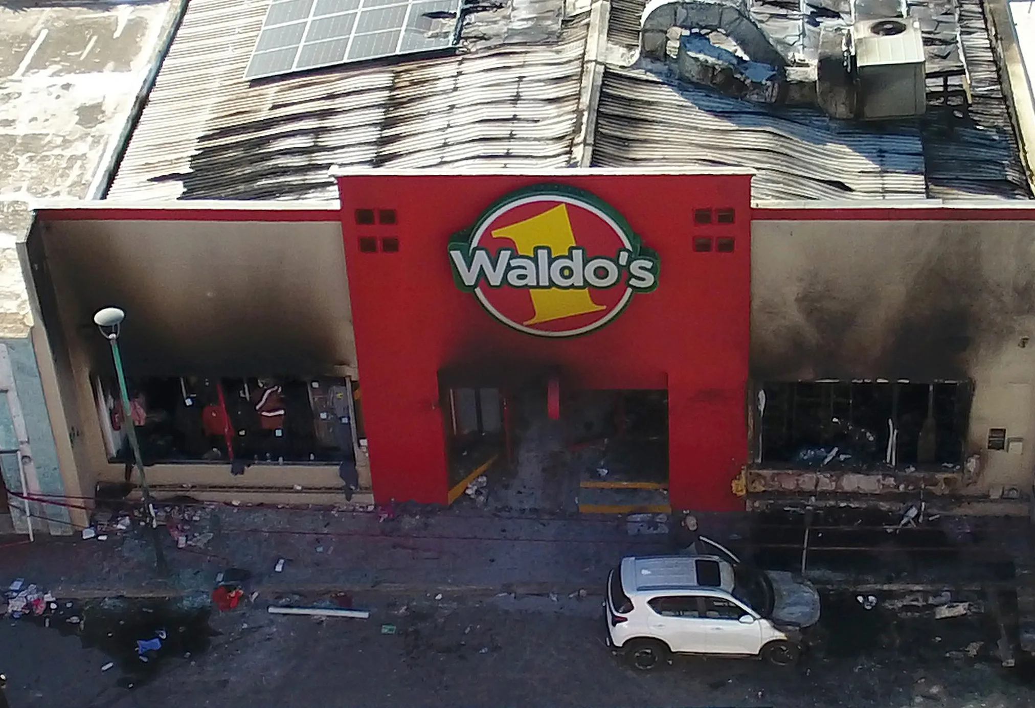 Waldo’s anuncia apoyo a familias tras incendio; destituyen al titular de Protección Civil de Sonora
