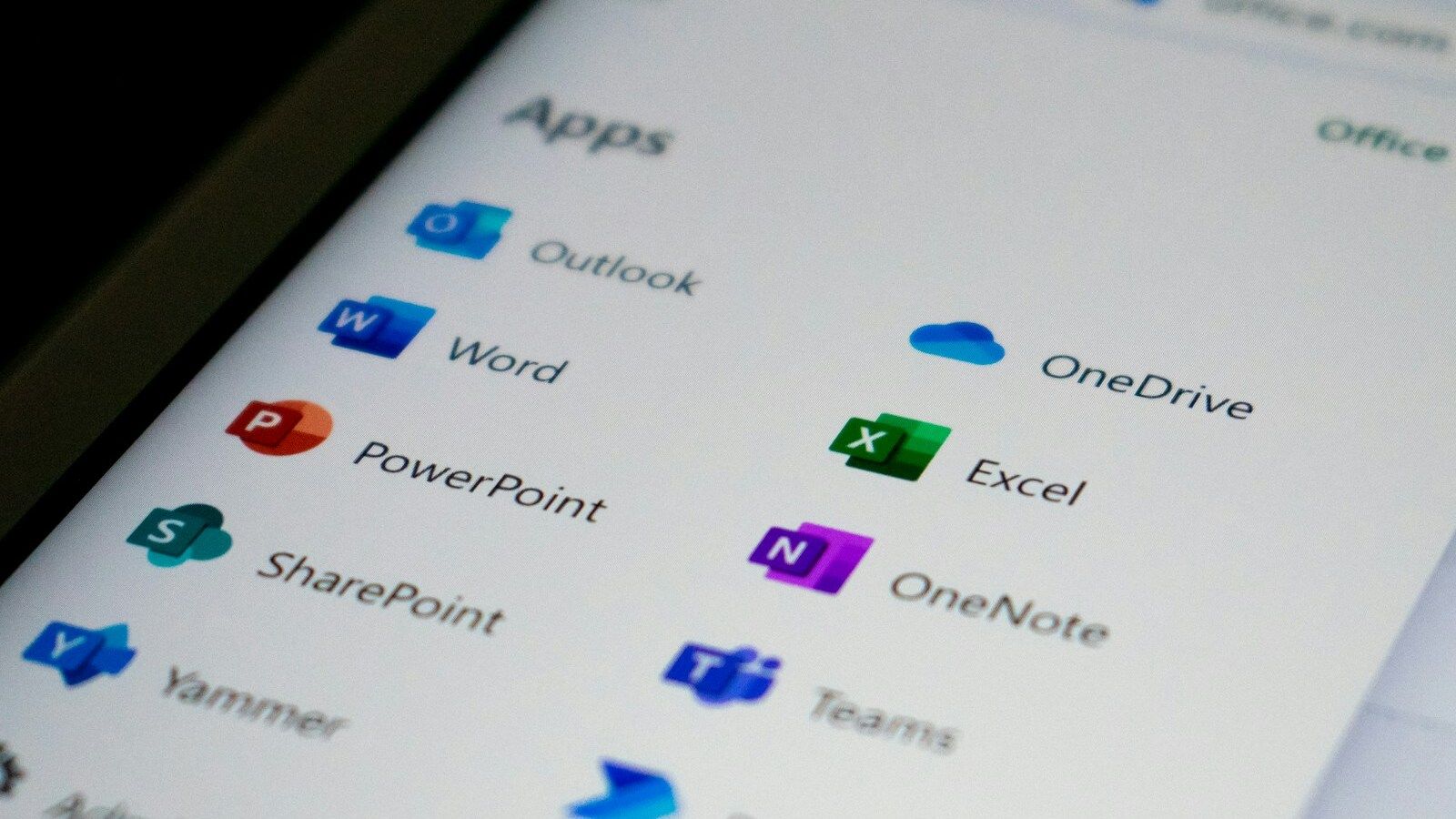 Si no puedes bajar Word o Excel de Microsoft 365, no es culpa tuya: instala esta actualización