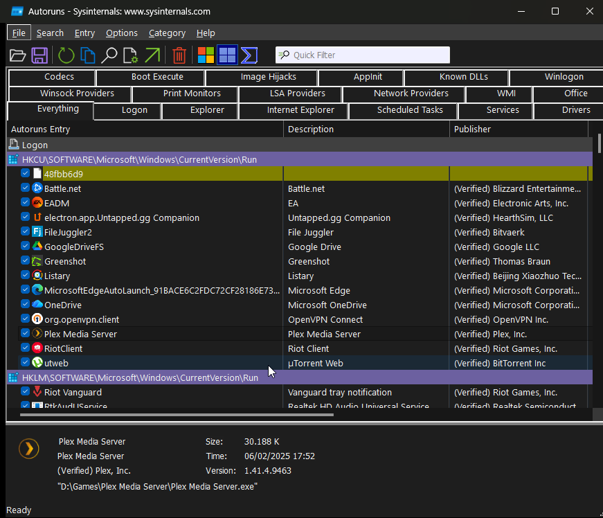 Interfaz de la funcionalidad Autoruns, dividida en varias pestañas donde encontramos procesos como Battle.net, Riot.client o Plex Media Server.