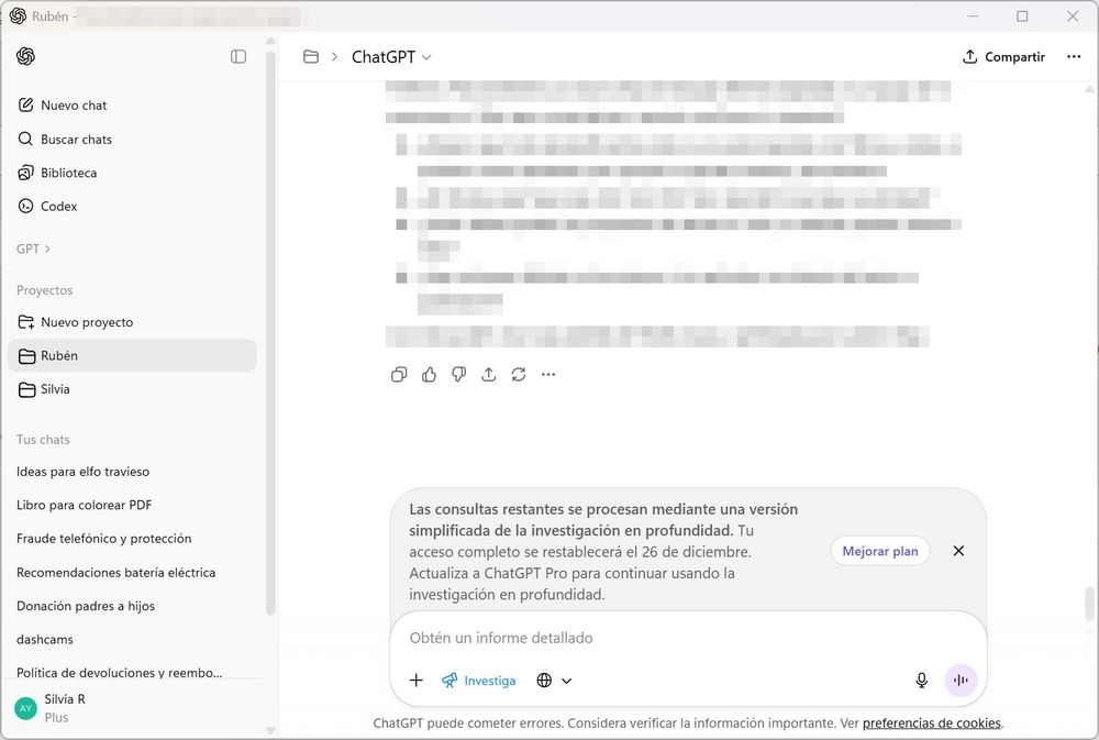 Mensaje de advertencia en la interfaz de ChatGPT Plus que notifica al usuario que las consultas restantes se procesarán con una versión simplificada de la investigación profunda.