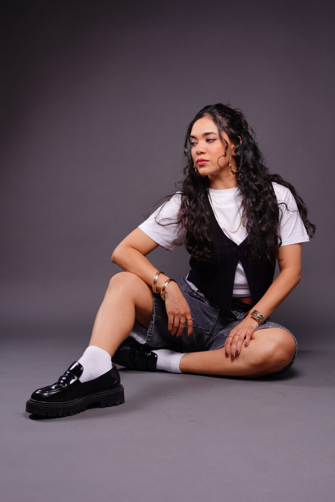 Astrid Chavira en acción