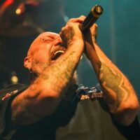 Un disco póstumo de Paul Di’Anno, histórico cantante de IRON MAIDEN, verá la luz en edición física limitada