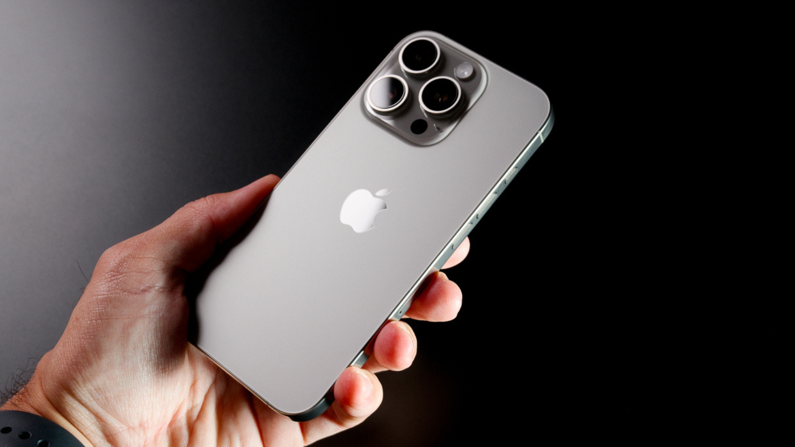 Parte trasera del iPhone 16 Pro