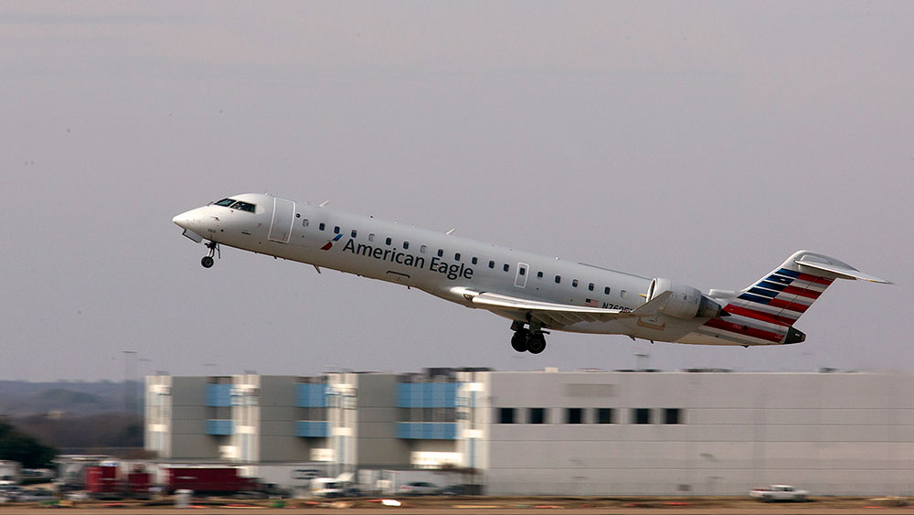 El presidente Trump la lía parda al decir que quiere dejar en tierra todos los aviones fabricados en Canadá