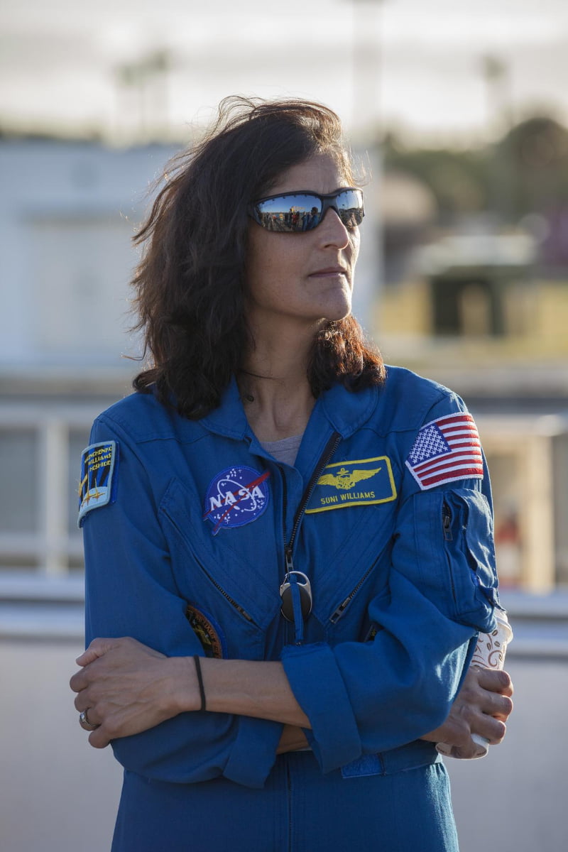 Sunita Williams se retira como astronauta de la NASA tras 27 años de servicio
