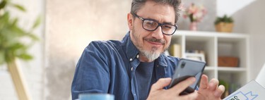 El subsidio para mayores de 52 años se dispara en España como red de protección. A la OCDE le preocupa que el sistema no logre reinsertar a los parados sénior 