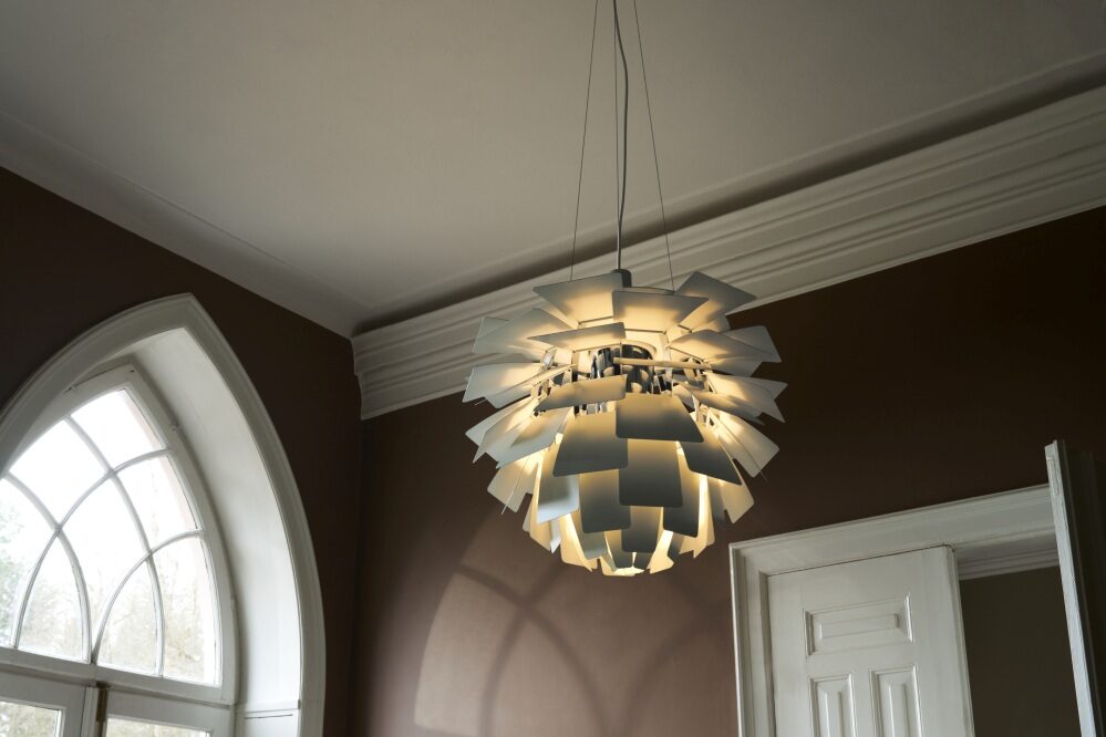 Artichoke, di Poul Henningsen per Louis Poulsen