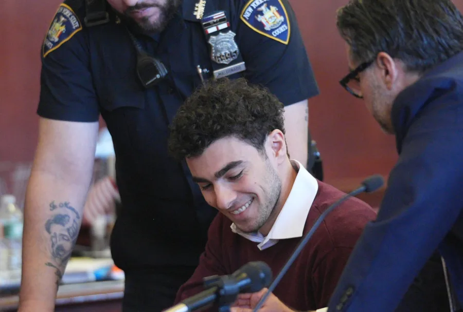 La decisión judicial complique las ambiciones del Departamento de Justicia de aplicar la pena de muerte en casos de asesinatos de alto perfil | Imagen: EFE/EPA/CURTIS MEANS / POOL