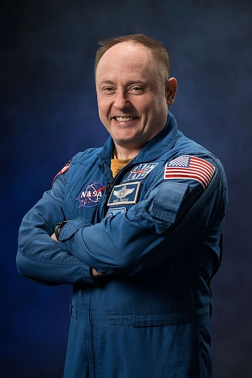 Michael Fincke ha resultado ser el astronauta enfermo que obligó a adelantar el retorno de la tripulación Crew 11 de la NASA de la Estación Espacial Internacional