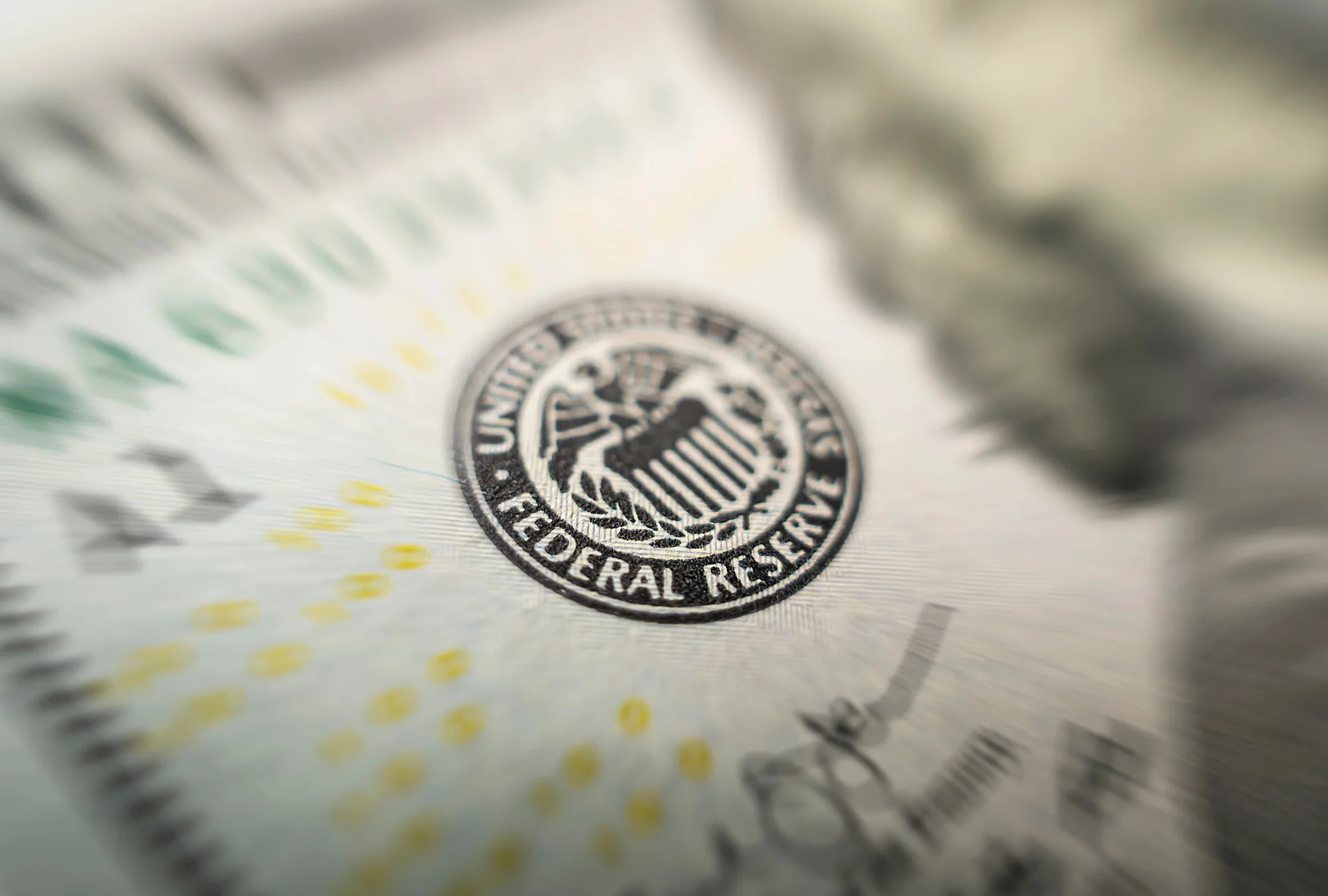 Fed aún ve una inflación elevada: se esperan tasas altas por más tiempo