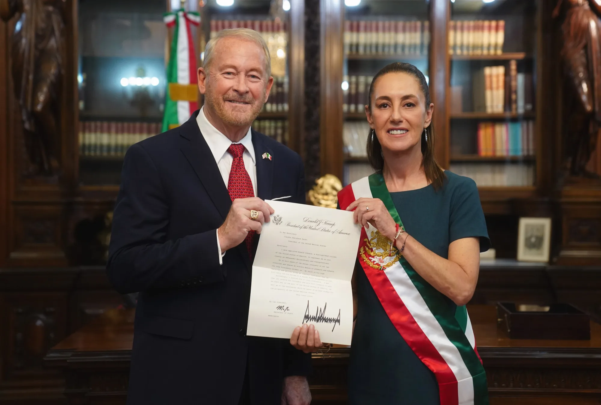 Embajador de Estados Unidos visita Palacio Nacional tras caída de ‘El Mencho’