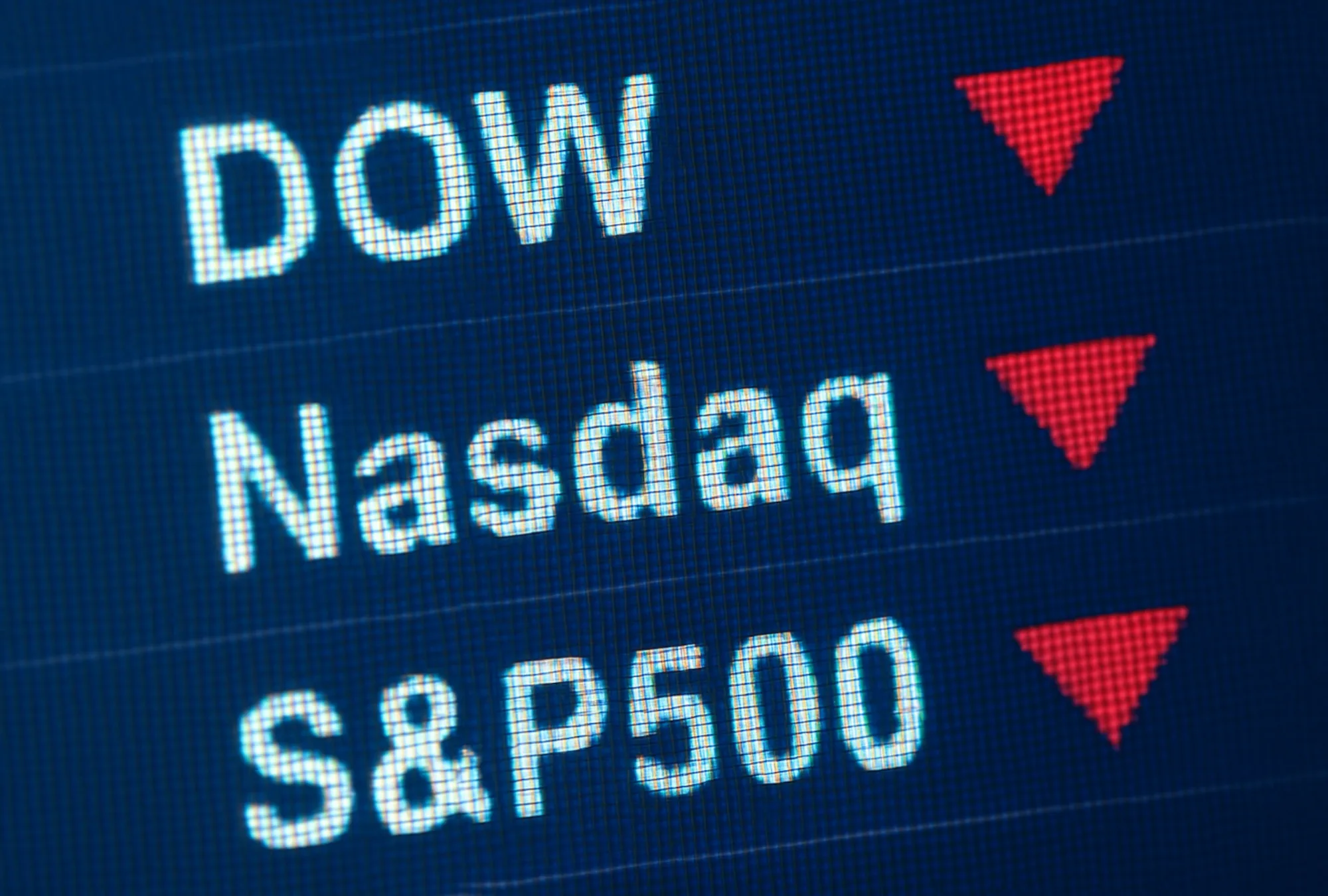 Dow Jones, S&P 500 y Nasdaq caen por tensiones entre EU e Irán y alza del crudo