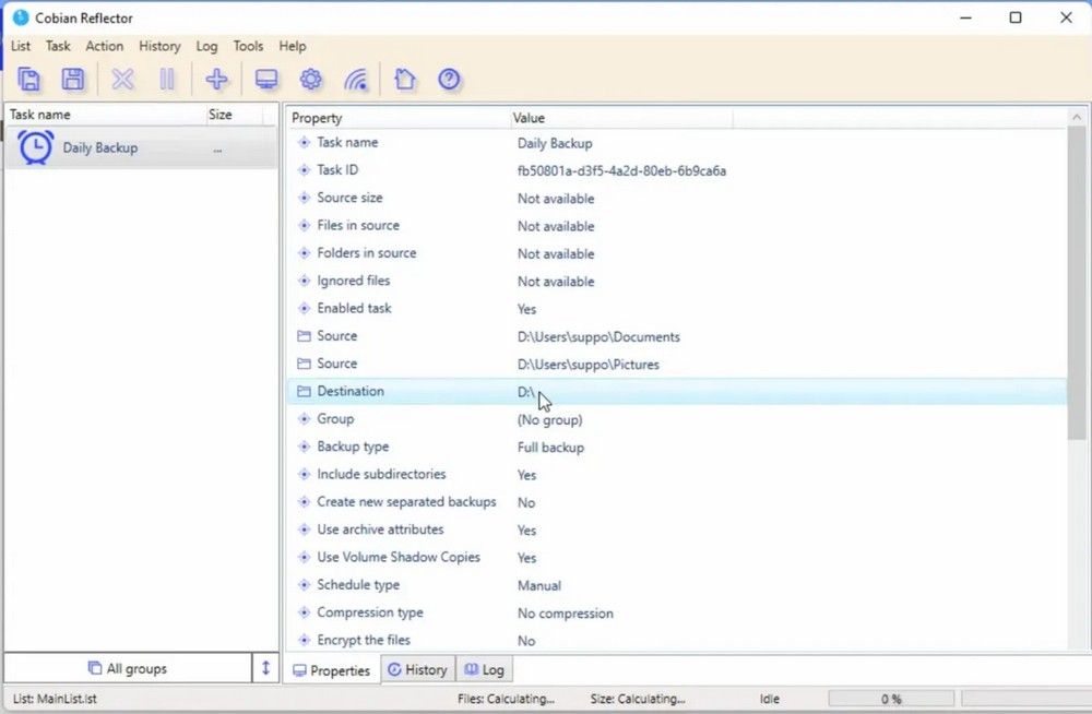Interfaz de Cobian Reflector mostrando las propiedades de una tarea de copia de seguridad llamada 'Daily Backup'.