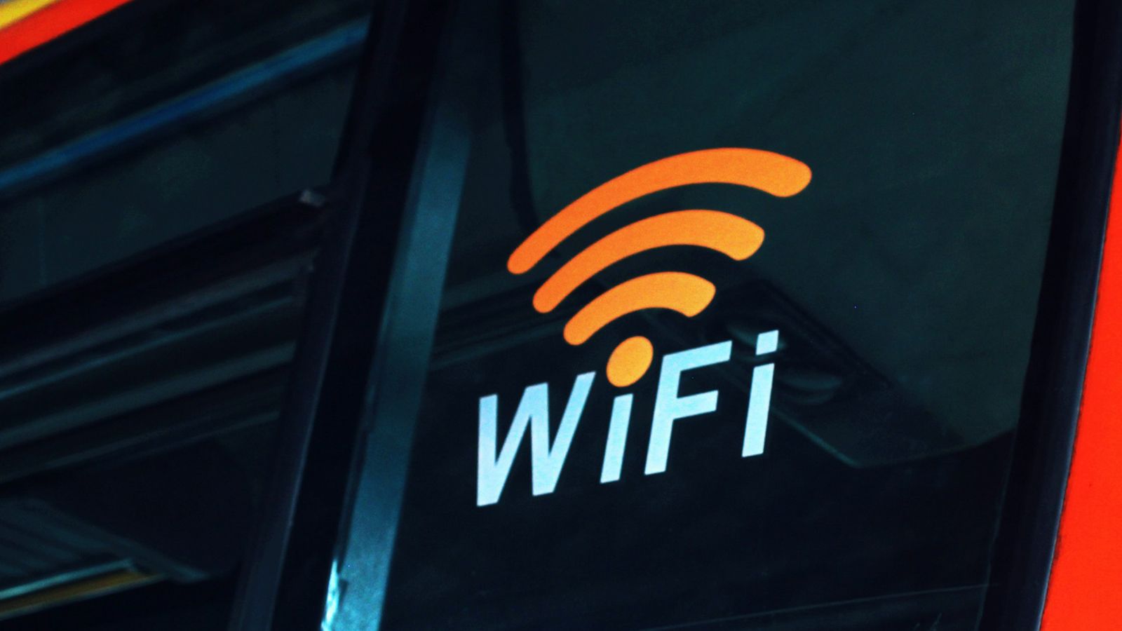 Deja de dictar la clave de la Wi-Fi: este truco para crear un código QR lo cambia todo