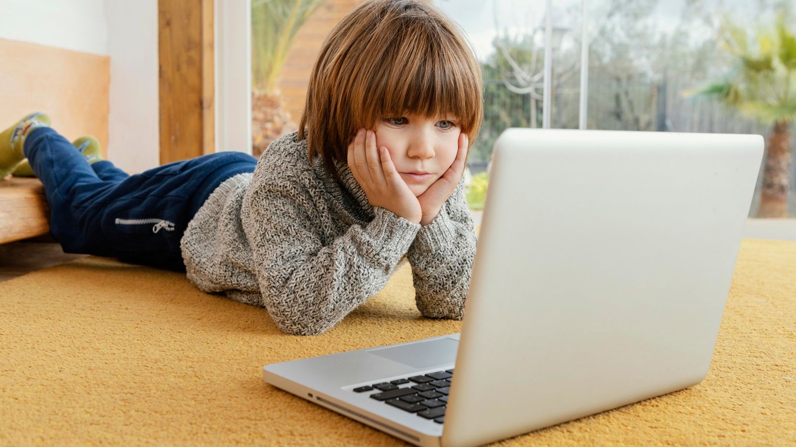 Te quieren obligar a verificar tu edad al usar Linux, pero los desarrolladores ya tienen un truco para evitarlo