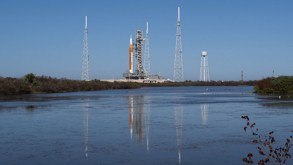 La NASA tiene el cohete en la plataforma y a la tripulación en cuarentena para lanzar la misión Artemisa II hacia la Luna el próximo 2 de abril